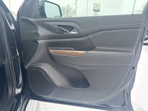 Used 2023 GMC Acadia SLE w/ Driver Convenience Package image 22