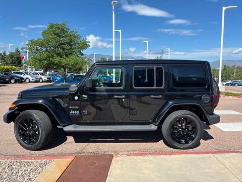Used 2023 Jeep Wrangler Unlimited Sahara w/ Cold Weather Group AWD/4WD image 4