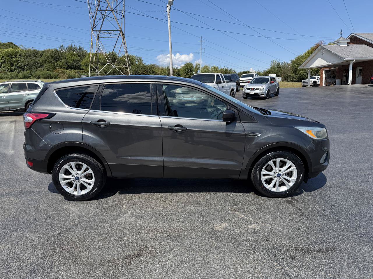 Used 2017 Ford Escape SE FWD image 5
