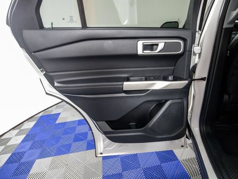 Used 2023 Ford Explorer XLT w/ Equipment Group 202A AWD/4WD image 16