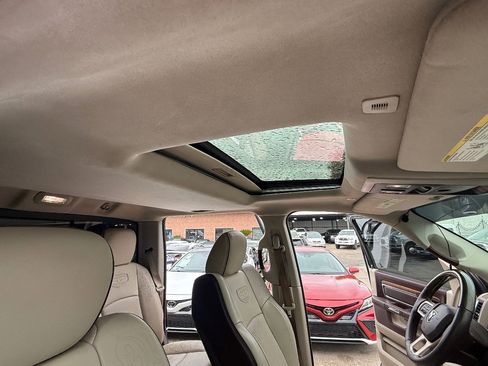 Used 2018 RAM 3500 Laramie Longhorn w/ Longhorn Southfork Package image 18