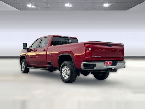 Used 2022 Chevrolet Silverado 2500 LT w/ Convenience Package image 3