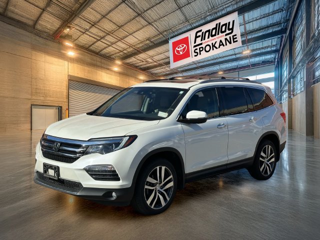 Used 2017 Honda Pilot Touring image 1