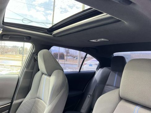 Used 2020 Toyota Corolla SE w/ SE Premium Package FWD image 15