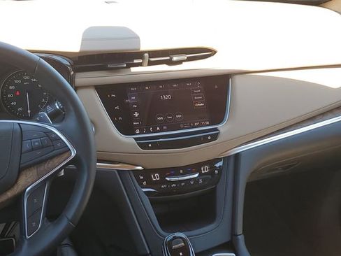 Used 2022 Cadillac XT5 Sportv w/ Platinum Package AWD/4WD image 28