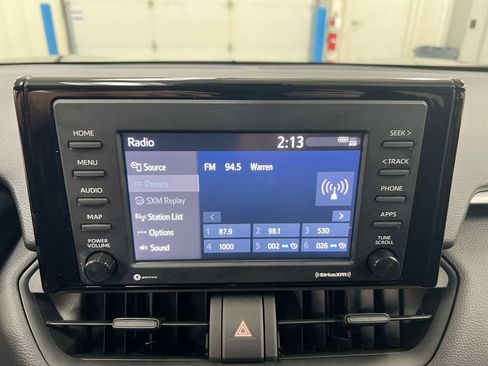 Used 2021 Toyota RAV4 LE AWD/4WD image 14