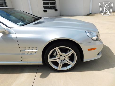 Used 2009 Mercedes-Benz SL 550 image 35