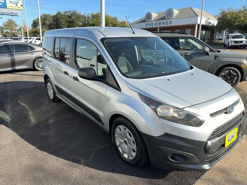 Used 2017 Ford Transit Connect XL image 3