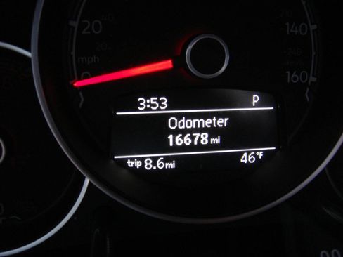 Used 2018 Volkswagen Beetle 2.0T S image 18