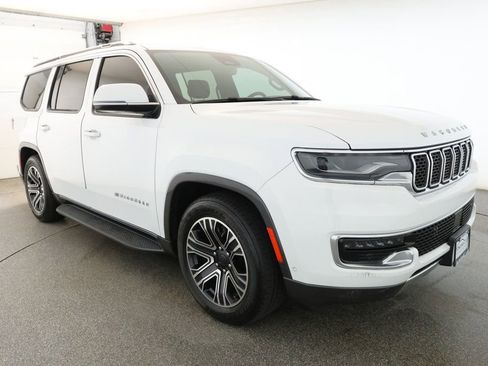 Used 2022 Jeep Wagoneer Series III image 3