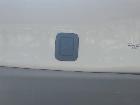 Used 2019 Toyota Highlander Limited AWD/4WD image 10