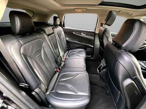 Used 2022 Lincoln Nautilus Reserve image 25