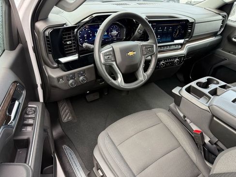 Used 2025 Chevrolet Silverado 1500 LT image 15