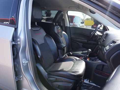 Used 2020 Jeep Compass Trailhawk AWD/4WD image 21