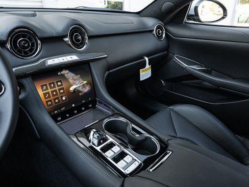 New 2025 Karma Revero Luxury RWD image 32