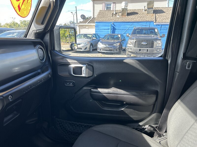 Used 2019 Jeep Wrangler Unlimited Sport S AWD/4WD image 12