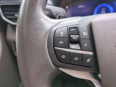 Used 2020 Ford Explorer Platinum w/ Premium Technology Package AWD/4WD image 29