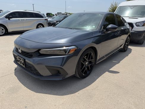 Used 2023 Honda Civic Sport image 1