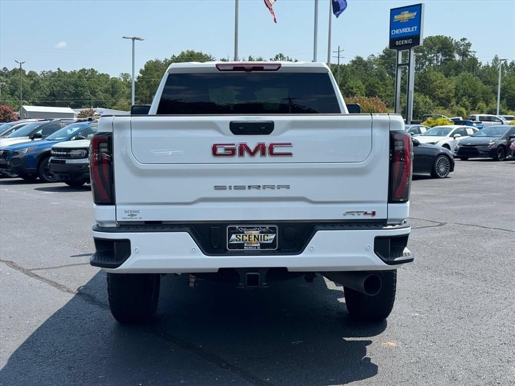 Used 2025 GMC Sierra 2500 AT4 AWD/4WD image 4