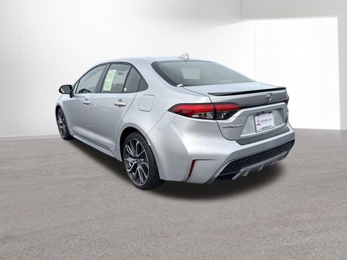 Used 2022 Toyota Corolla XSE FWD image 6