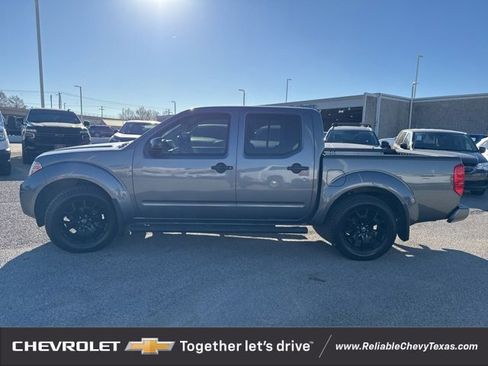 Used 2020 Nissan Frontier SV w/ Midnight Edition Floor Mats image 5