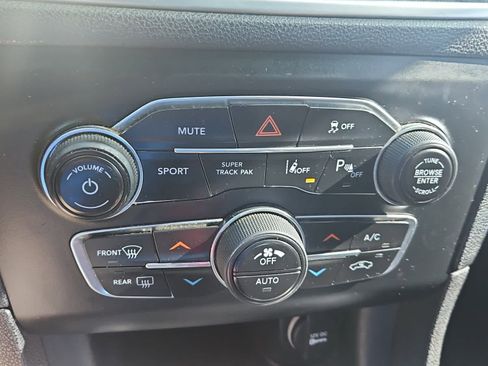 Used 2018 Dodge Charger R/T image 17