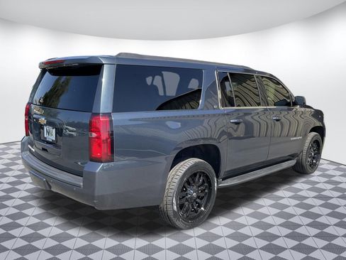 Used 2020 Chevrolet Suburban LT w/ Luxury Package AWD/4WD image 3
