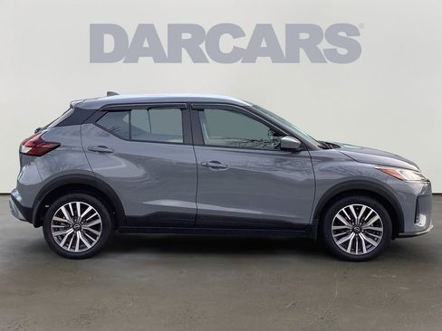 Used 2023 Nissan Kicks SV image 8