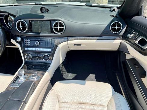 Used 2017 Mercedes-Benz SL 550 image 14