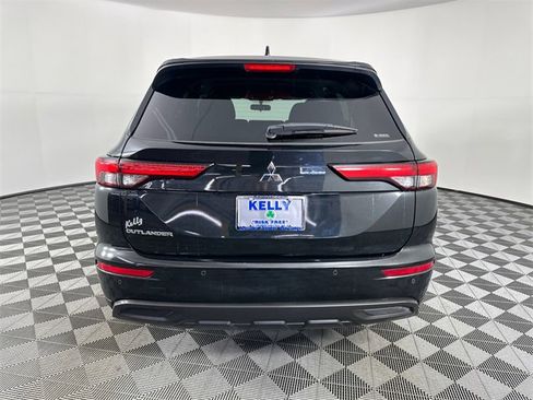 Used 2022 Mitsubishi Outlander ES image 6