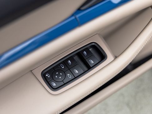 Certified 2025 Porsche Taycan AWD/4WD image 22