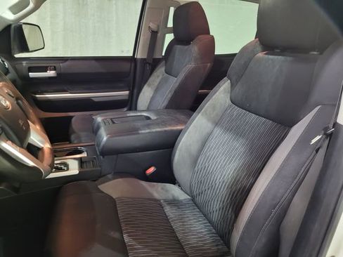 Used 2017 Toyota Tundra SR5 image 39