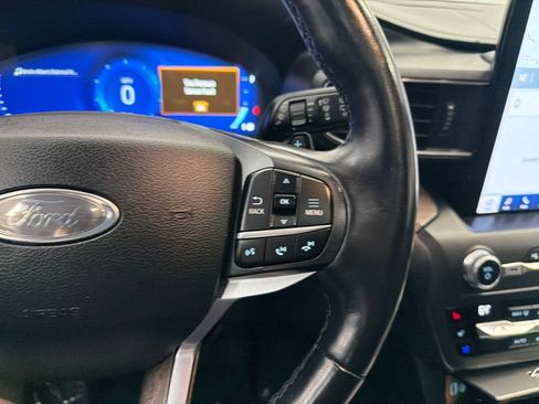 Used 2020 Ford Explorer Platinum w/ Premium Technology Package AWD/4WD image 29