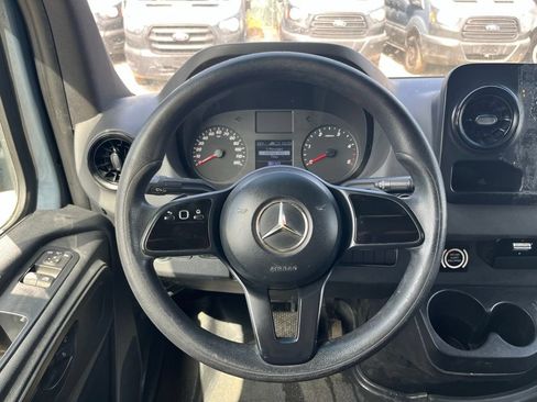 Used 2019 Mercedes-Benz Sprinter 144 image 18
