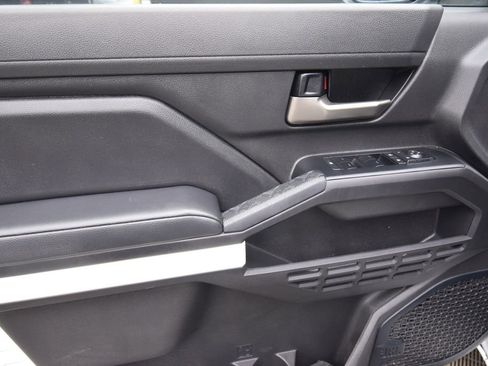 Used 2024 Toyota Tacoma TRD Off-Road image 23