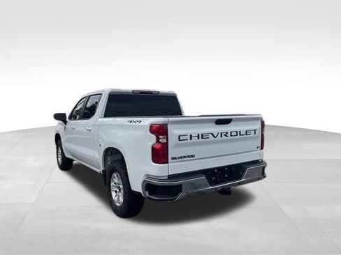 Used 2022 Chevrolet Silverado 1500 LT AWD/4WD image 3