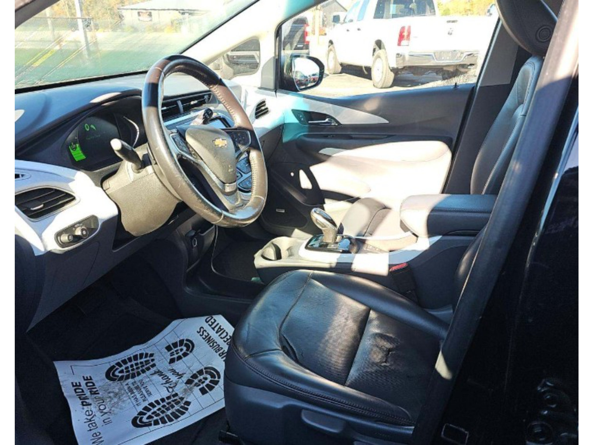 Used 2021 Chevrolet Bolt Premier w/ Infotainment Package FWD image 5