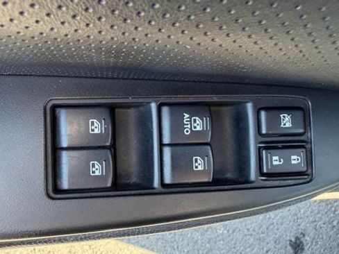Used 2013 Subaru Outback 2.5i Limited AWD/4WD image 22