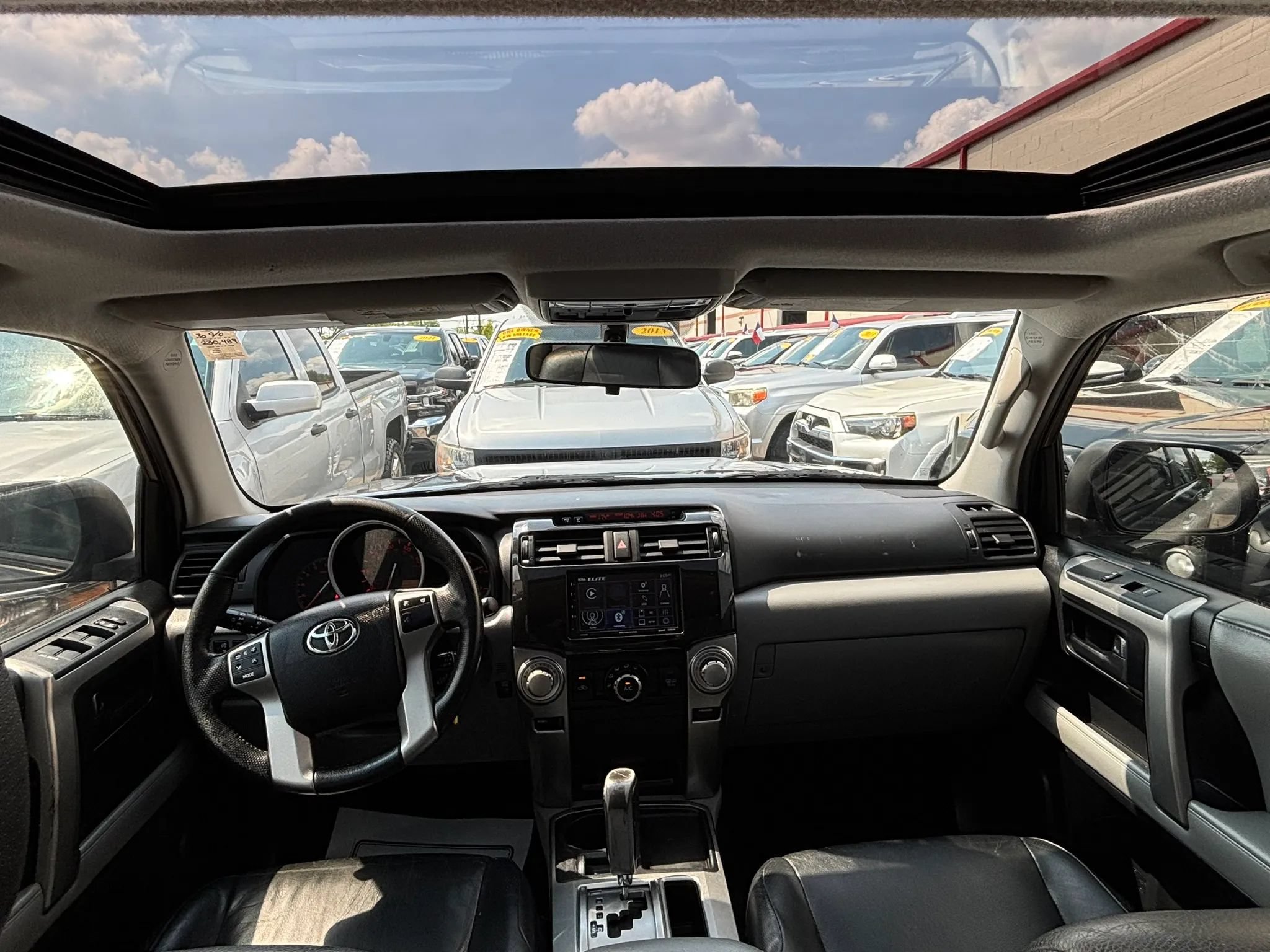 Used 2011 Toyota 4Runner SR5 w/ Premium Pkg w/Leather RWD image 10