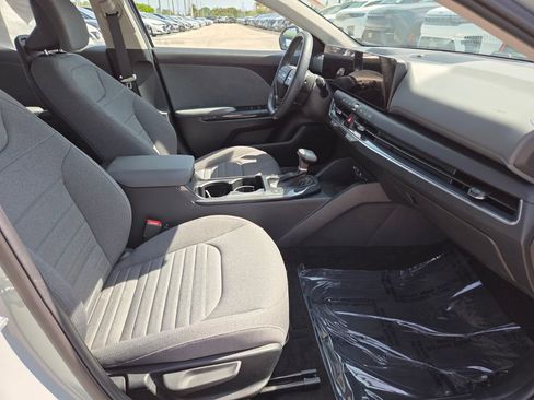 Used 2025 Kia K4 EX FWD image 10