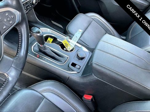 Used 2020 Chevrolet Traverse LT w/ Driver Confidence II Package FWD image 8