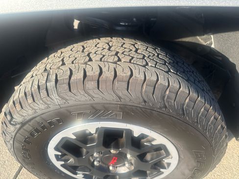 Used 2025 Toyota Tacoma SR5 image 11