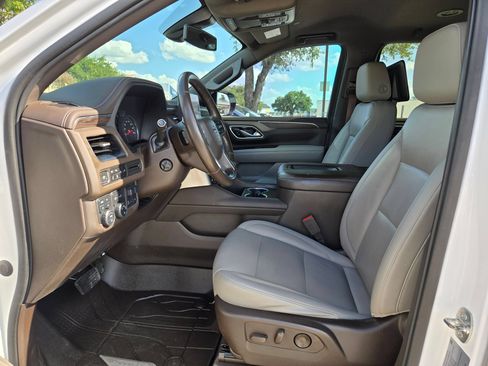 Used 2021 Chevrolet Suburban Z71 w/ Z71 Off-Road Package AWD/4WD image 9