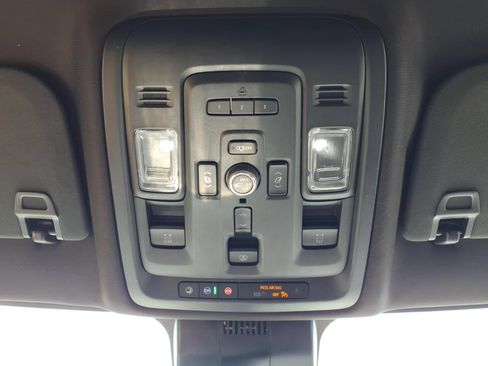Used 2023 Chevrolet Tahoe Premier AWD/4WD image 32