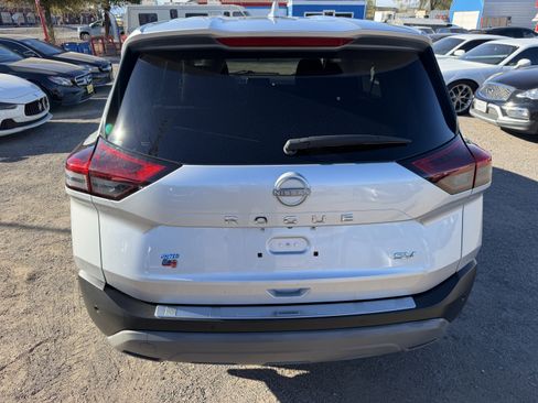 Used 2023 Nissan Rogue SV FWD image 6