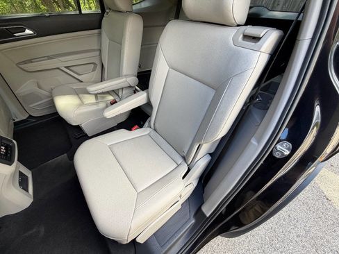 Used 2019 Volkswagen Atlas SEL R-Line AWD/4WD image 12