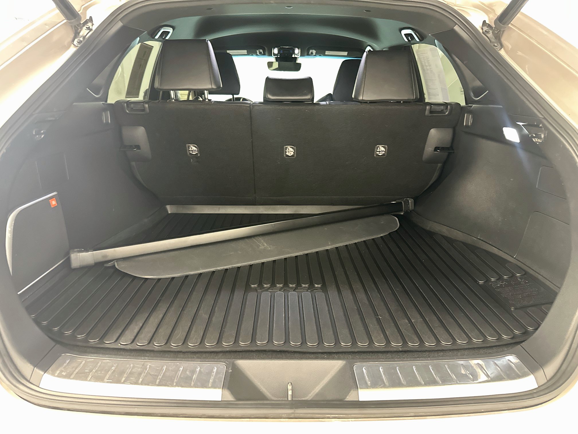 Used 2021 Toyota Venza XLE w/ Softex Package AWD/4WD image 30