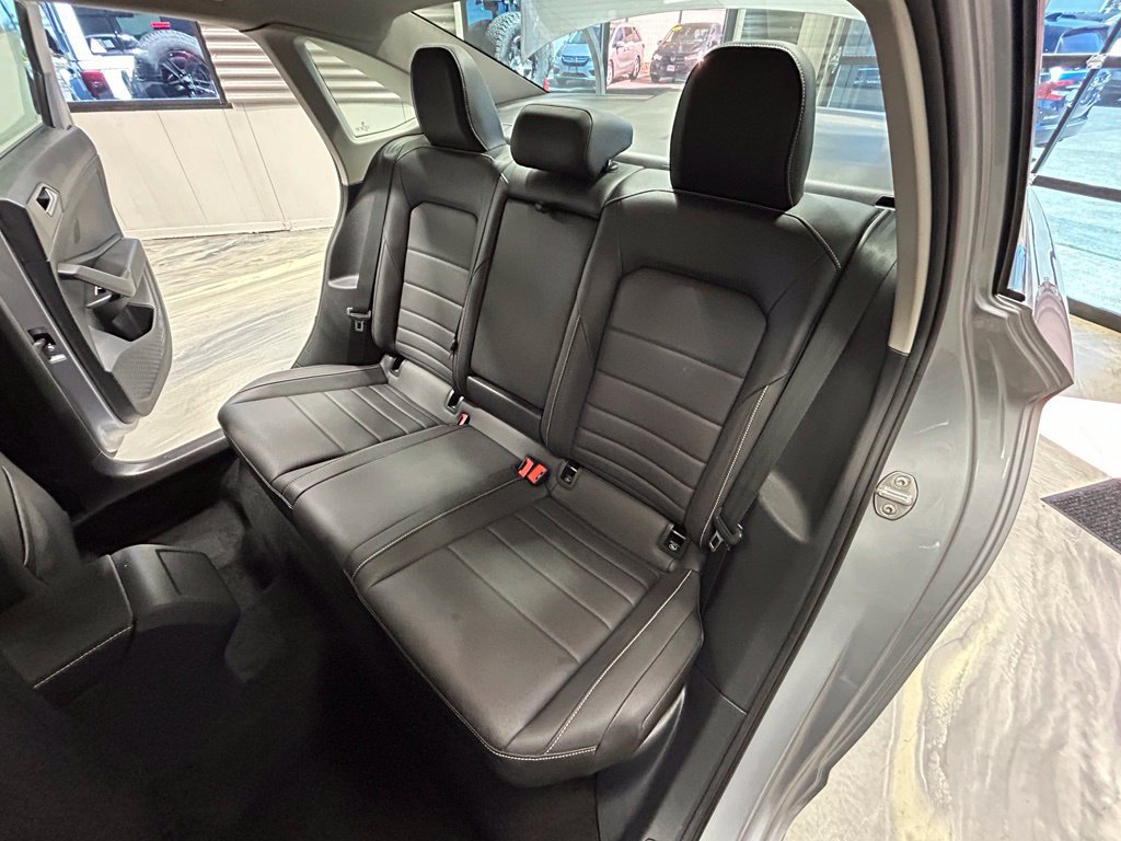 Used 2024 Volkswagen Jetta SE FWD image 6