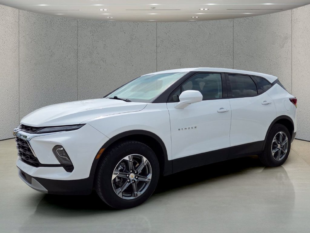 Used 2025 Chevrolet Blazer LT AWD/4WD image 11