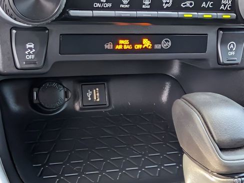 Used 2023 Toyota RAV4 LE AWD/4WD image 14
